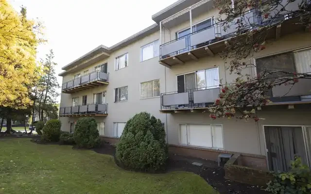 8735 Selkirk 0