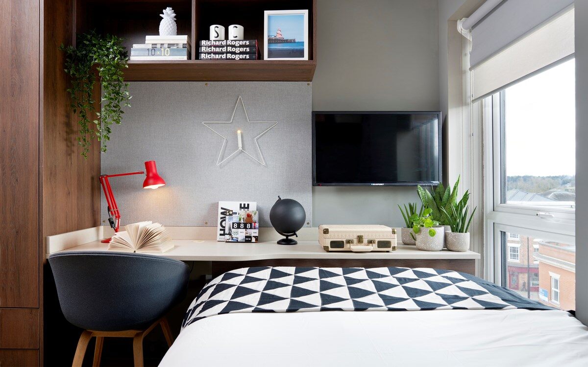 Taylor Studio Single