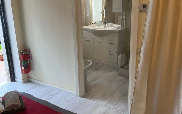 Apartment in Via San Antonio, Locate Varesino for 28 m² 1