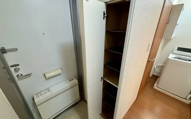 レオパレスアズマⅡ - 岡谷市の学生向け宿泊施設 - 105号房间(带独立厨房)