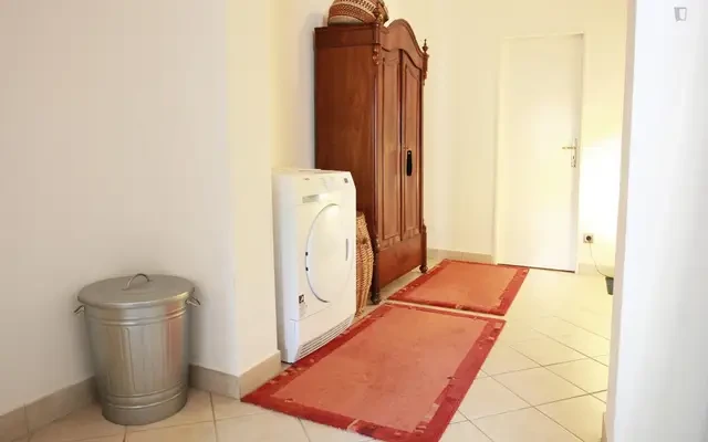 Superb double bedroom not far from IPU Berlin 4