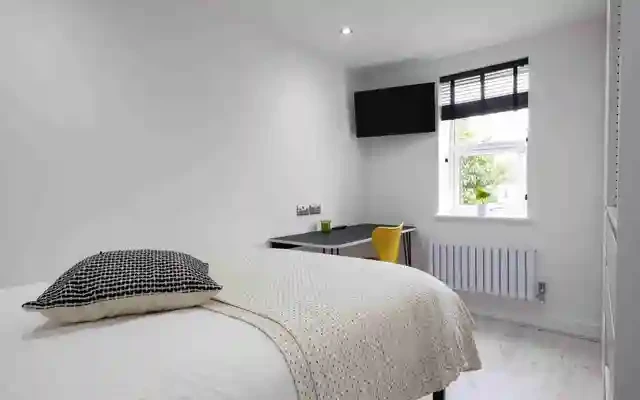 294 Burton Road, LN1 4
