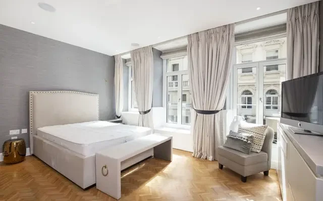 Jermyn Street, Mayfair, London, SW1Y 6LT 2