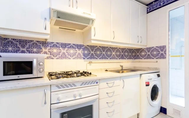 Calle del Limonero Madrid 28020 Spain 3