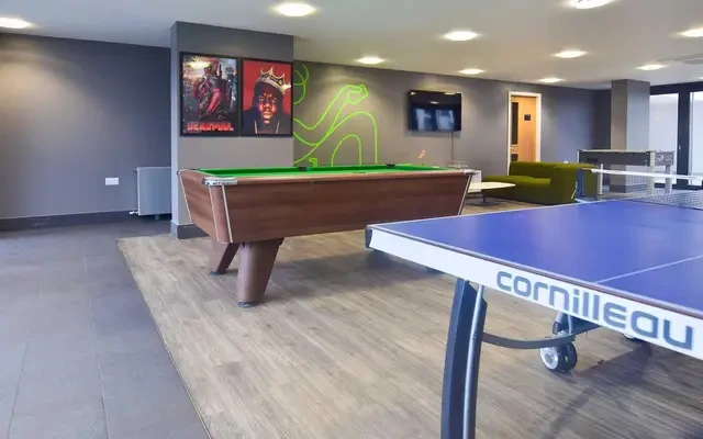 iQ Sterling Court 1