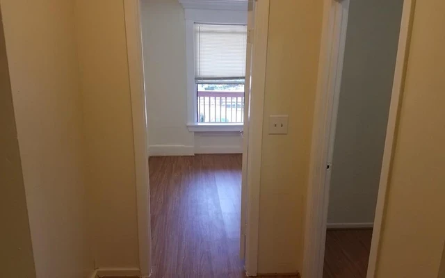 Gibbs Ct Unit 8, Waltham, MA 02452 4