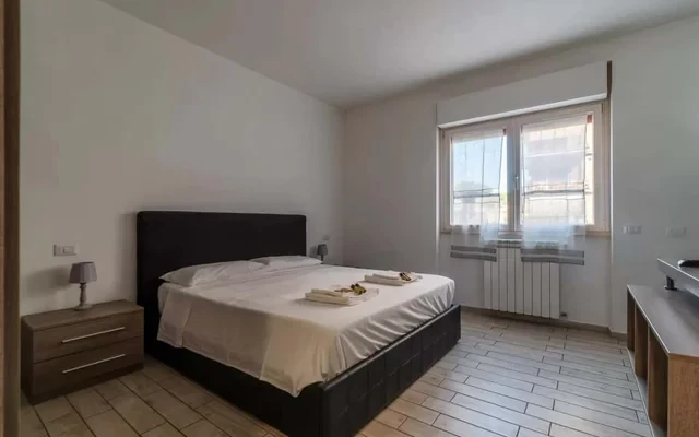 Sleek flat w/ easy access to central Rome 3