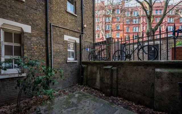 Clerkenwell Road, Farringdon, EC1R 4