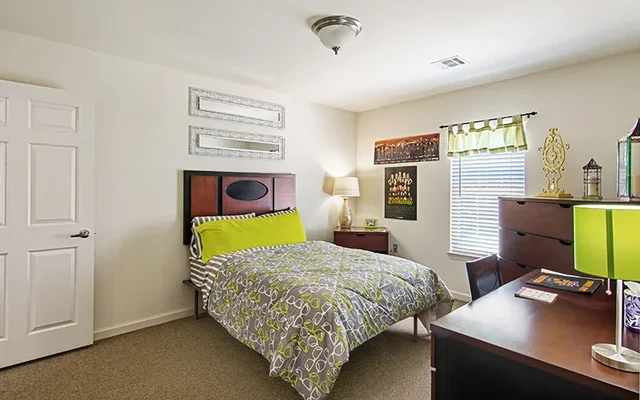 2909 Oliver 2
