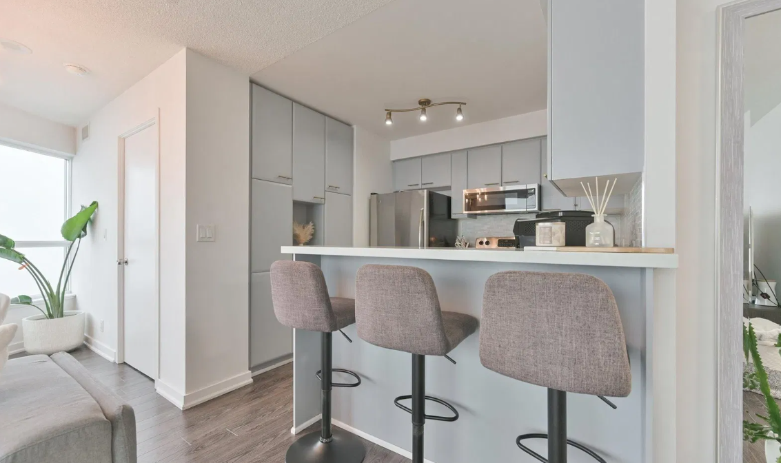 Ellipse - East Tower Condos 2