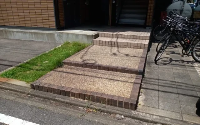 レオパレス菊井 215号室 1