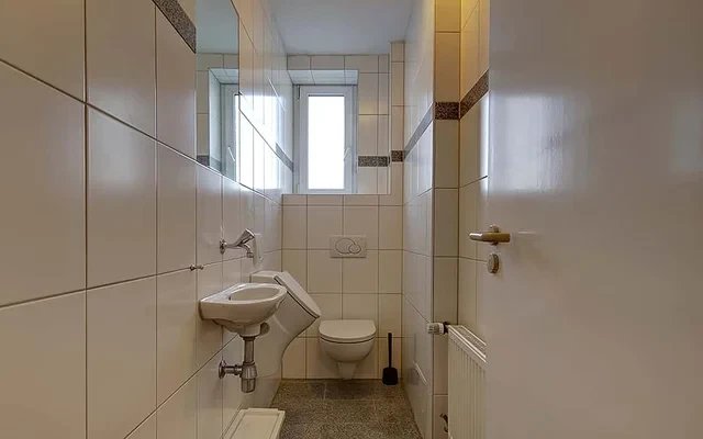 Koenig-Karl-Strasse 84DE-09-007M 4