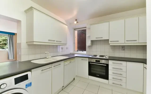 Maresfield Gardens, London, NW3 5SL 1