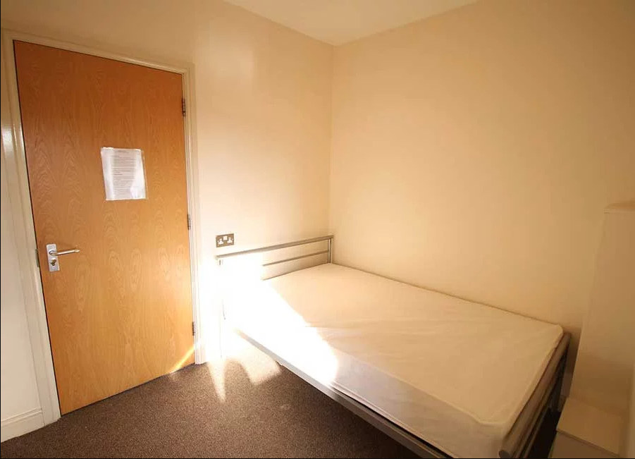 Halls D: Standard Ensuite Rooms