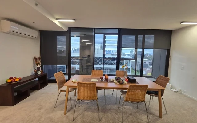 568 Saint Kilda Road 0