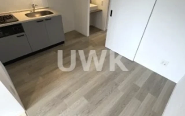 Pine Field Luo East 0