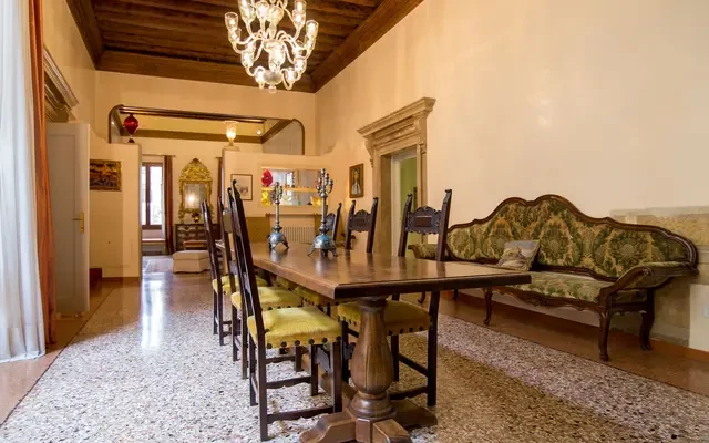Fortuny 3967 Luxury suites & wine 4