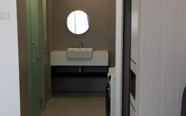 Yolo Signature Suites 3
