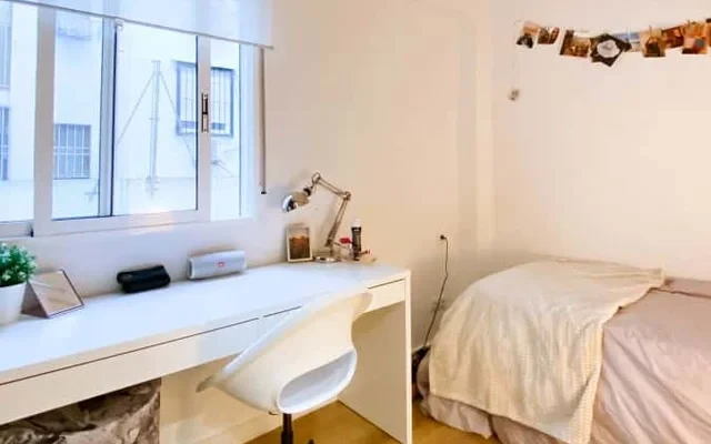 Piso de 6 habitaciones en Ciutat Vella 4