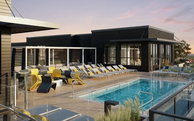 The Standard at West Lafayette - alloggio per studenti a Sirafalye - piscina