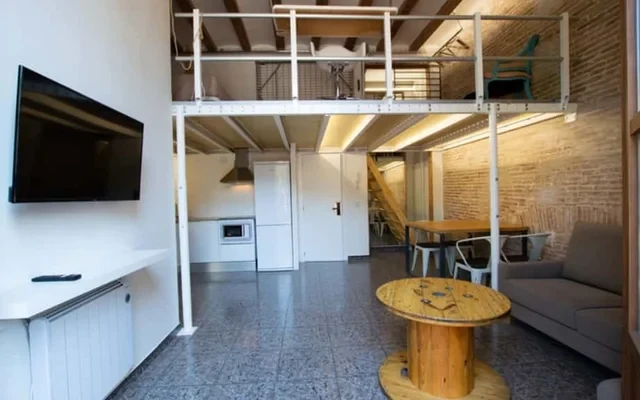 2 BEDROOM DUPLEX (Students only) 3