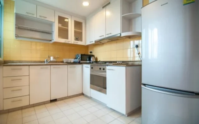 Queens condo 1
