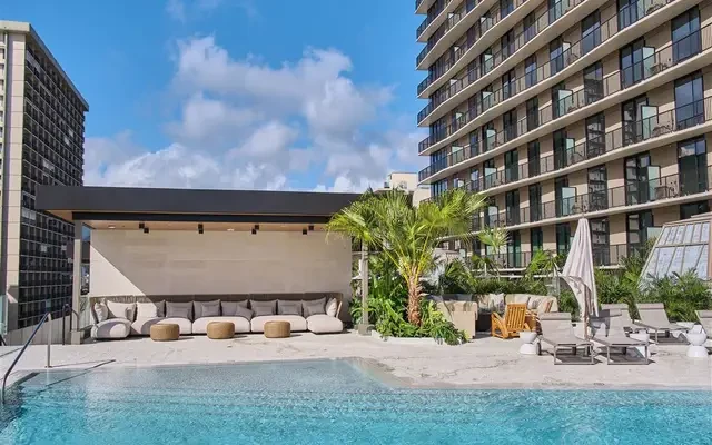 Lilia Waikiki 4