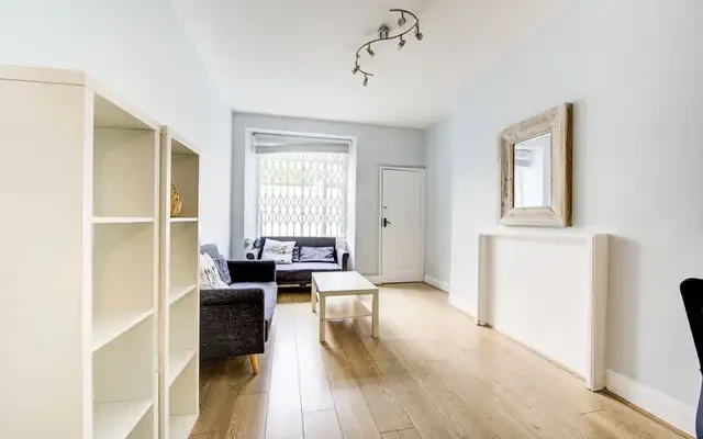 Nevern Square, Earls Court, SW5 0