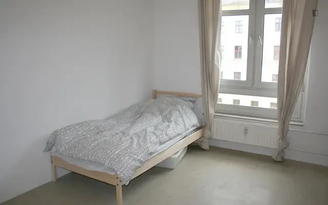 Neat single bedroom in Moabit - Berlin student accommodation - Single bedroom