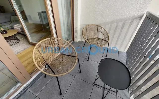 Fully furnished 3 room flat with Balcony in Prenzlauerberg . 2