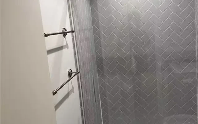 1047 Commonwealth Ave 4