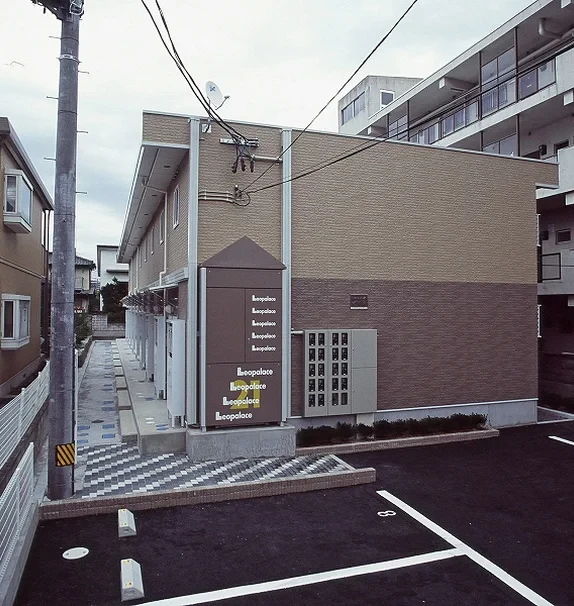 レオパレスカデンツァ