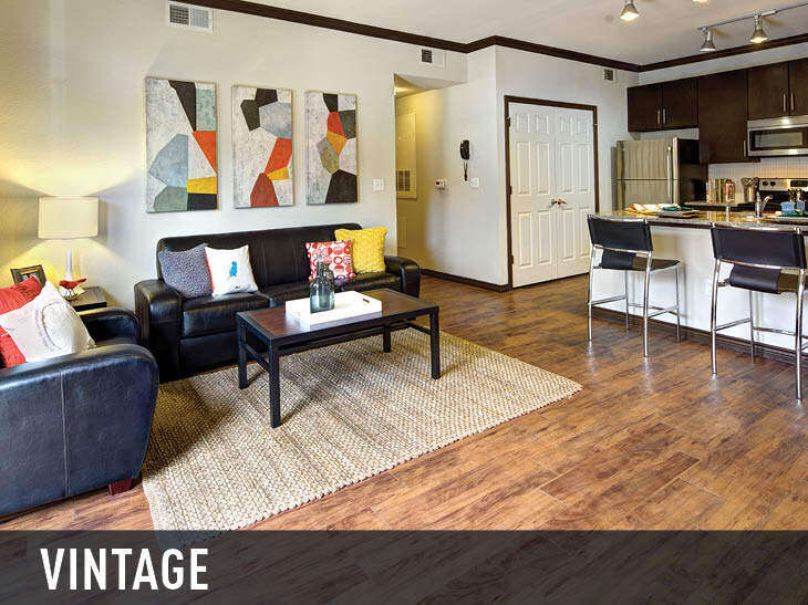 Vintage: Studio SMART