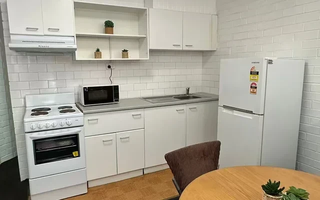 341-342 Anzac Parade 3