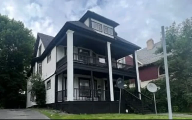 2319 East Genesee St Apartment 1 0