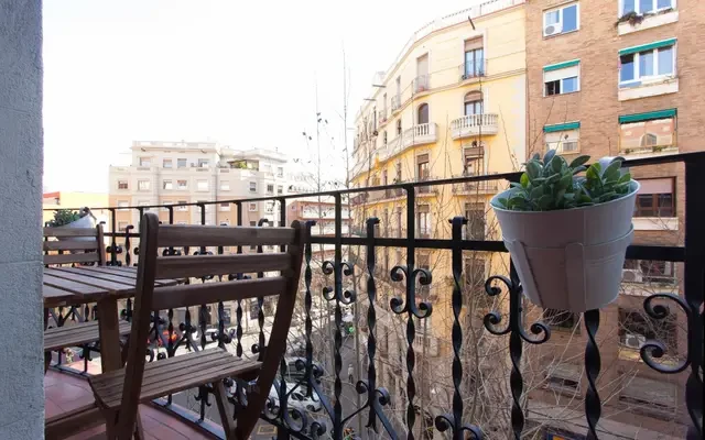 studio in La Sagrada Família (Eixample) 1
