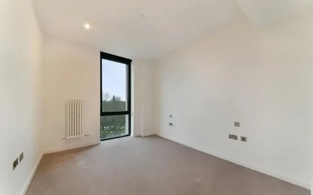 Ronalds Road, Brentford, TW8 8FZ 2