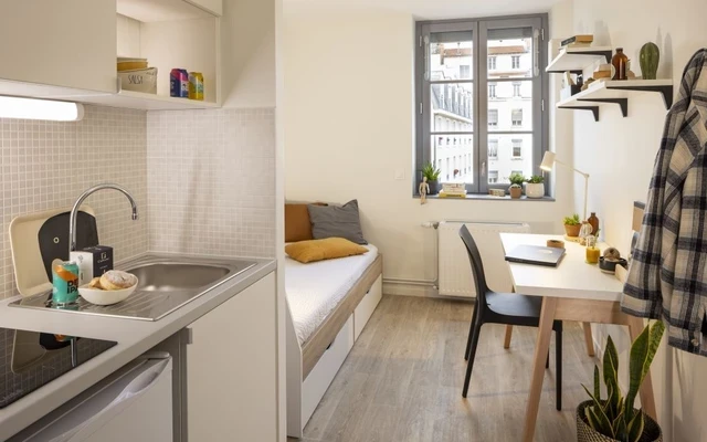 Rue Salomon Reinach 2