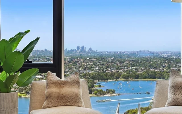 36 Walker St 4