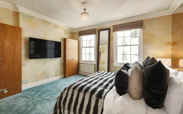 The Walton Townhouse - London student accommodation - 2 Bedrooms 2 Bathrooms
