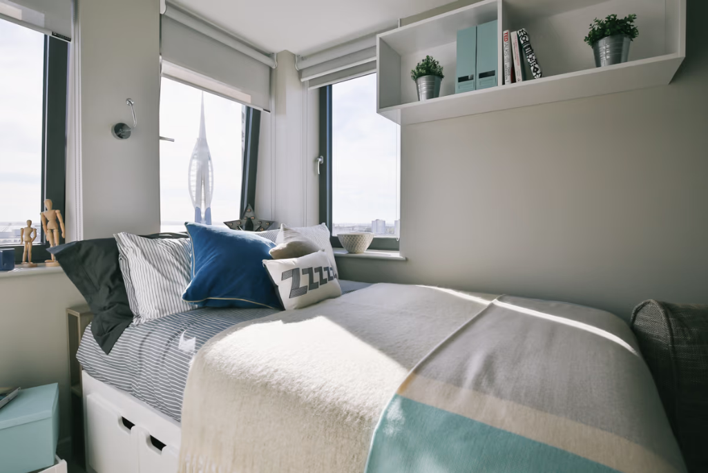 Classic Shared Apartment - Great View