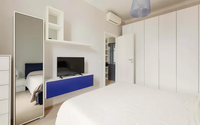 Modern 2 bedrooms apartment Porta Romana 4