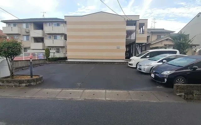 レオパレス春日 4