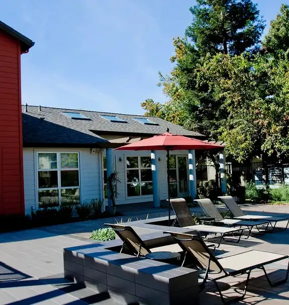 eaves Fremont