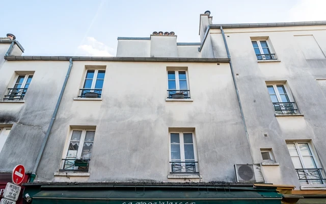 Burgundy Apartment 0