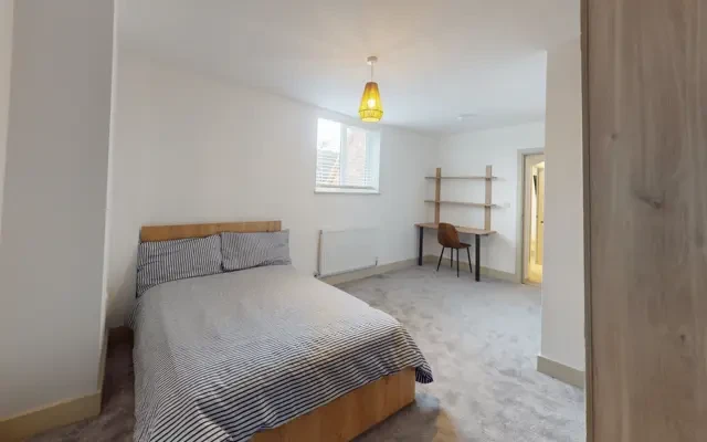 Flat 5, Forest Road, LE11 3NW 4