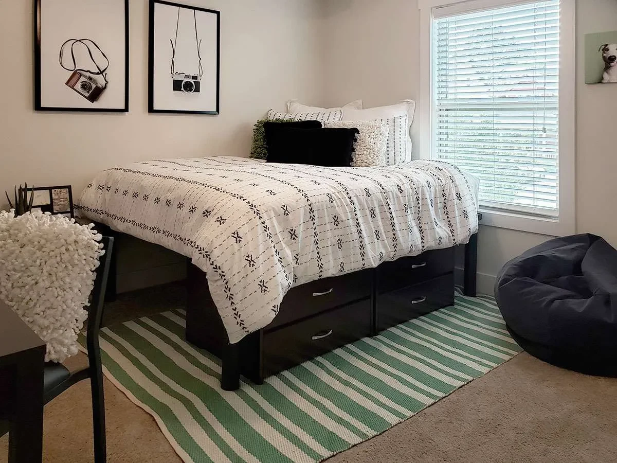 5 BEDROOM, 5 BATH COURTYARD