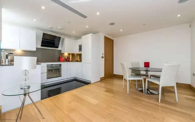 Red Lion Court 1