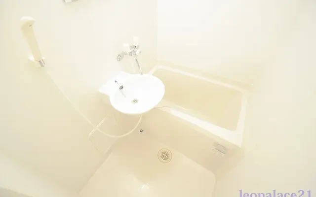 レオパレスＱＵＡＴＲＥ 2