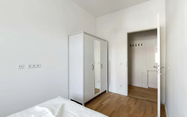 Helmholtzstrasse 3